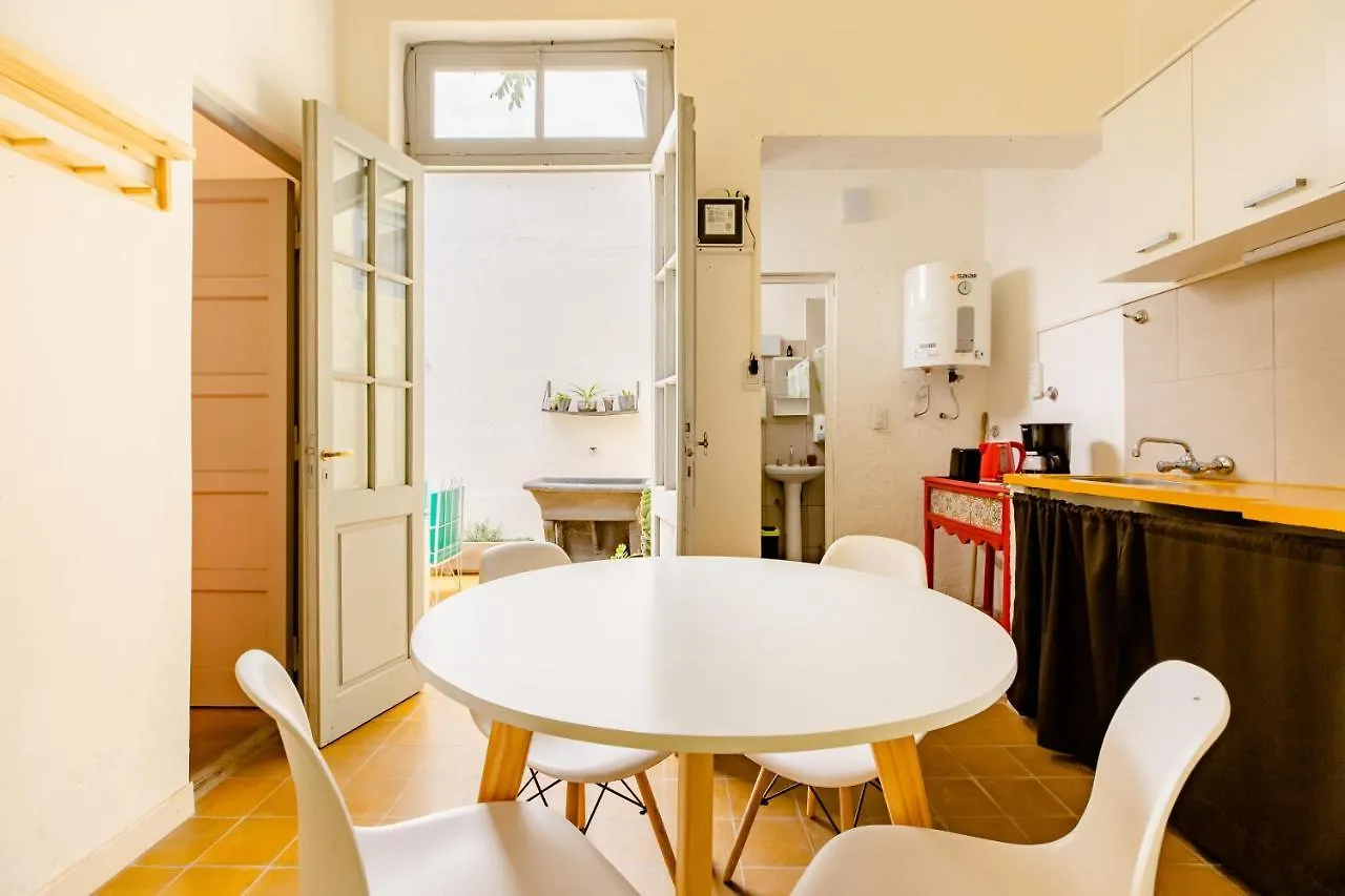 לינה וארוחת בוקר מנדוזה Beautiful Rooms In Old Inmigrants House